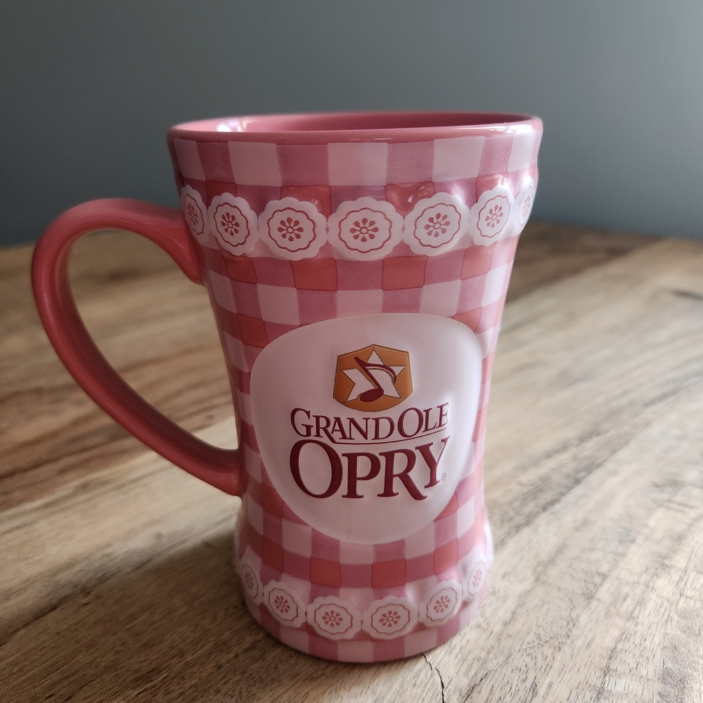 Grand Ole Opry Nashville Tennessee Pink and White Checkered Ceramic Mug